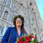 Laureata in discipline umanistiche impartisce lezioni di storia